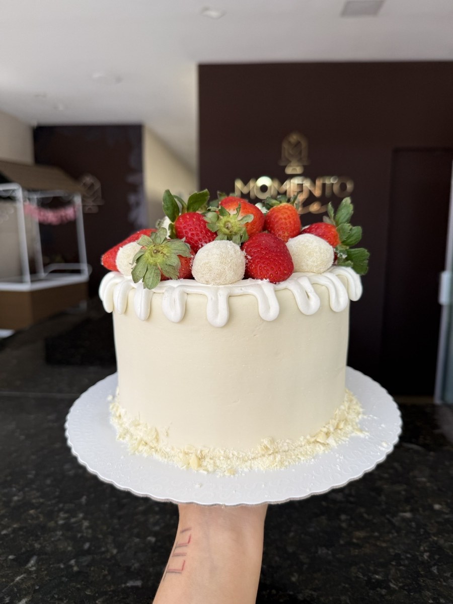 Bolo decorado em ganache cake