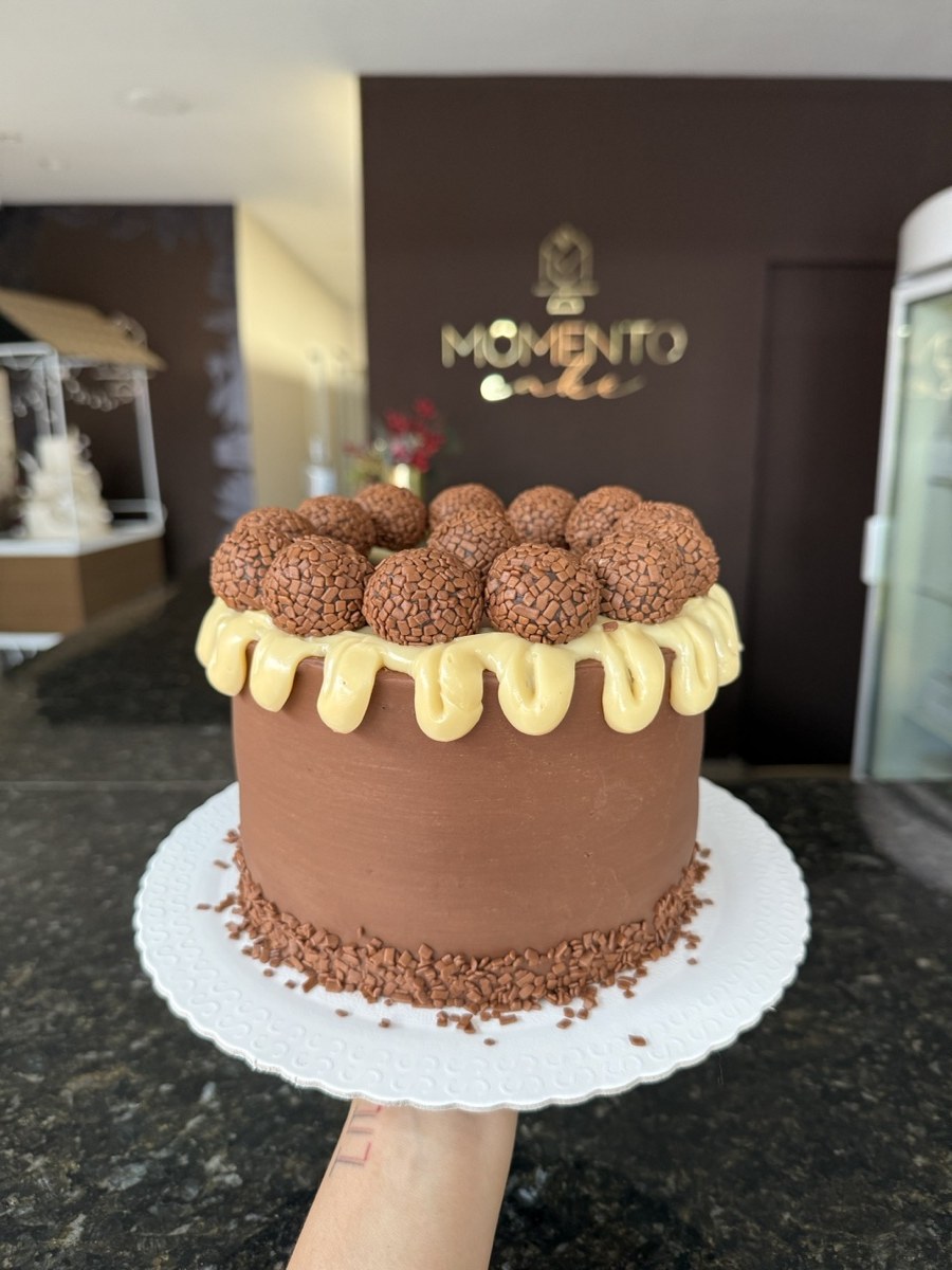 Bolo decorado em ganache cake