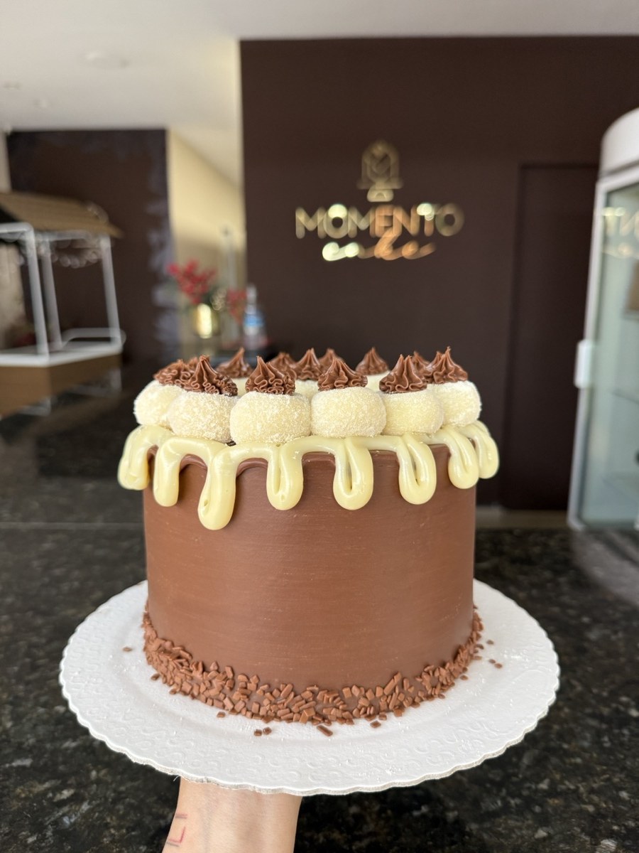 Bolo decorado em ganache cake